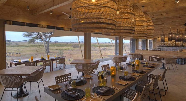 Namiri Plains Dining