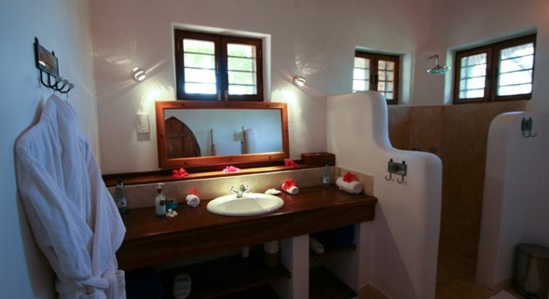 Matemwe Beach House Bathroom