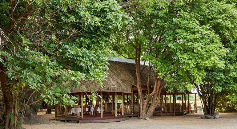 Kuyenda Bushcamp Dining