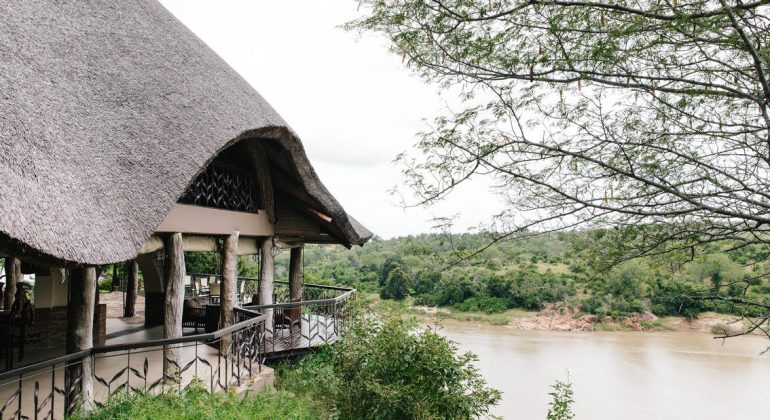 Chilo Gorge Safari Lodge Main Area