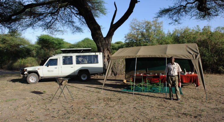 Explorer Camp Dining Set Up