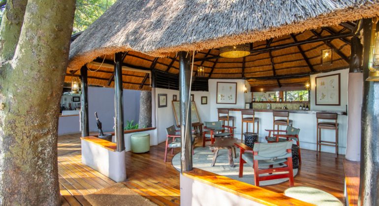 Xugana Island Lodge Bar Area