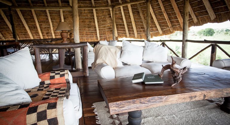 Apoka Safari Lodge Sitting Area