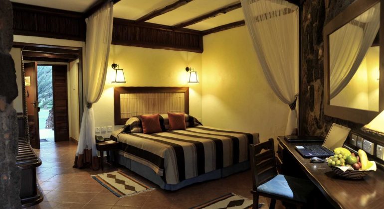 Kilaguni Serena Safari Lodge Deluxe Room