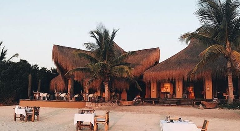 Benguerra Island Dining On Beach