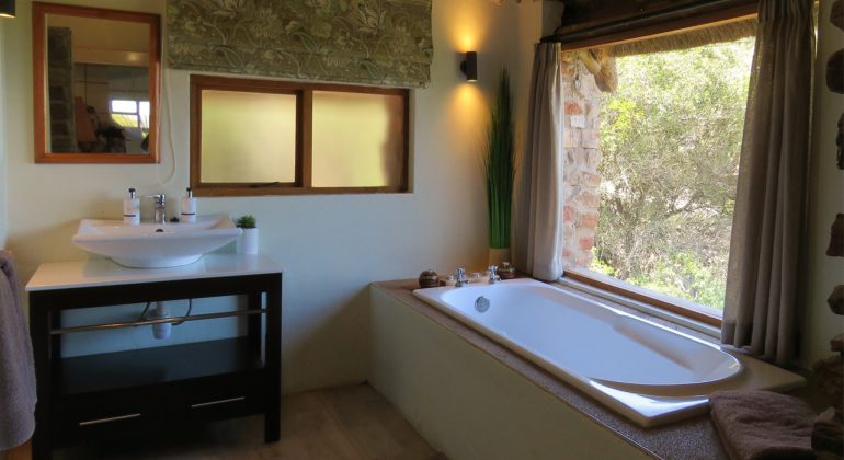 Amakhala Woodbury Lodge Bathroom