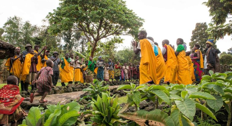 Mount Gahinga Lodge Activities Batwa Community Visit