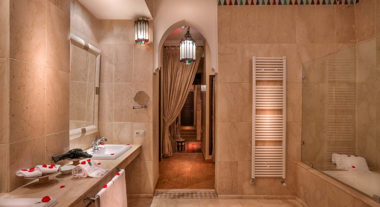 Riad Kniza Bath